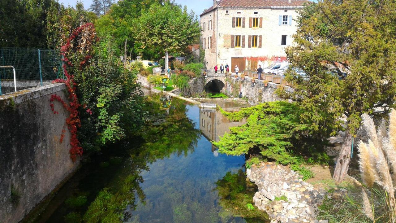 Maison Sur Le Lot Bed & Breakfast Saint-Vincent-Rive-dʼOlt Eksteriør bilde